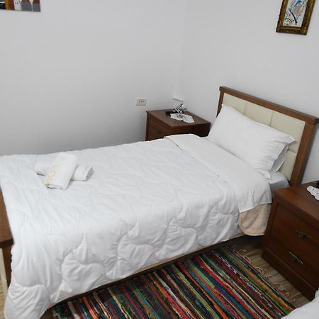 Guest House Luli Berat Exterior foto