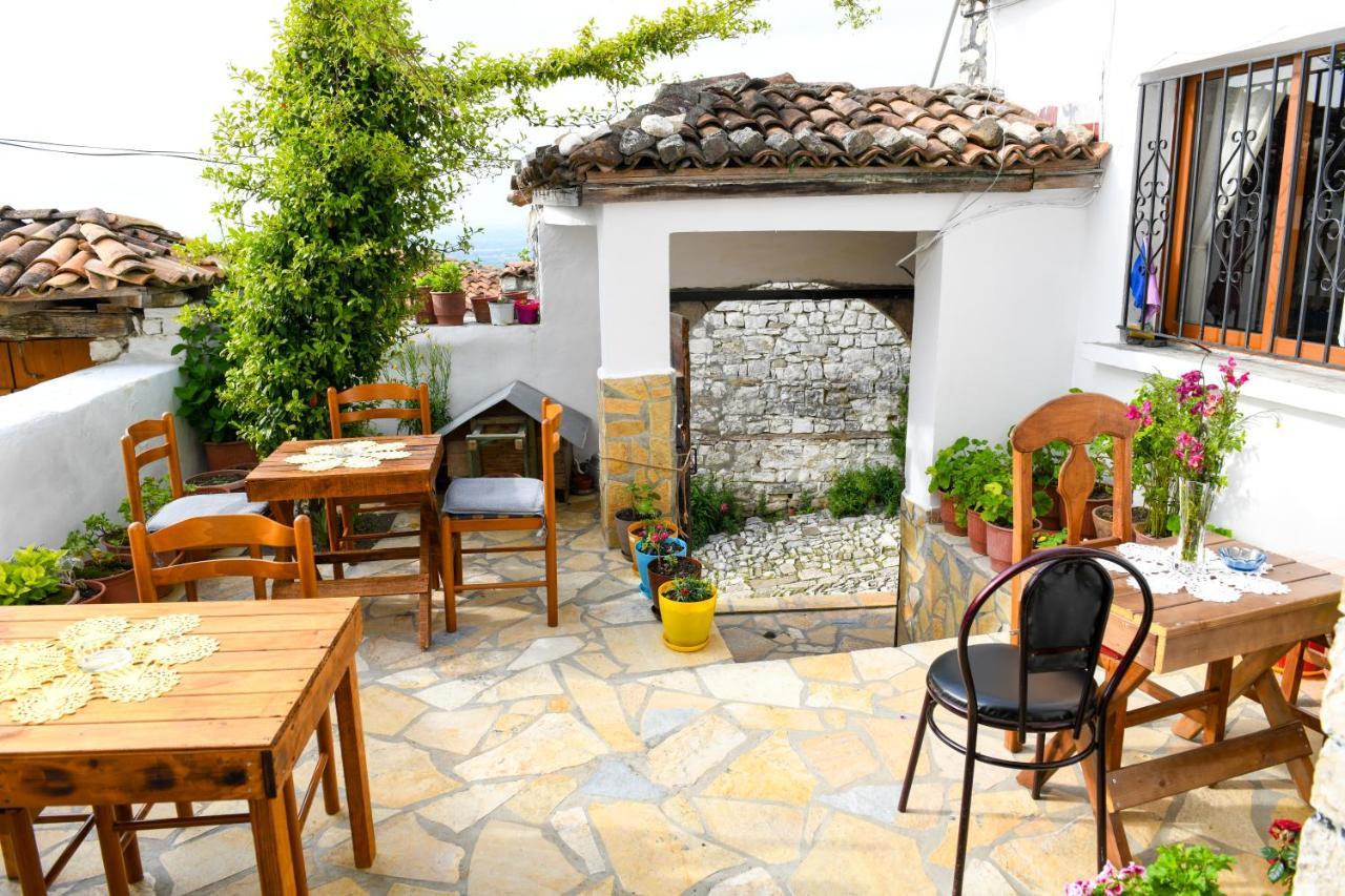 Guest House Luli Berat Exterior foto