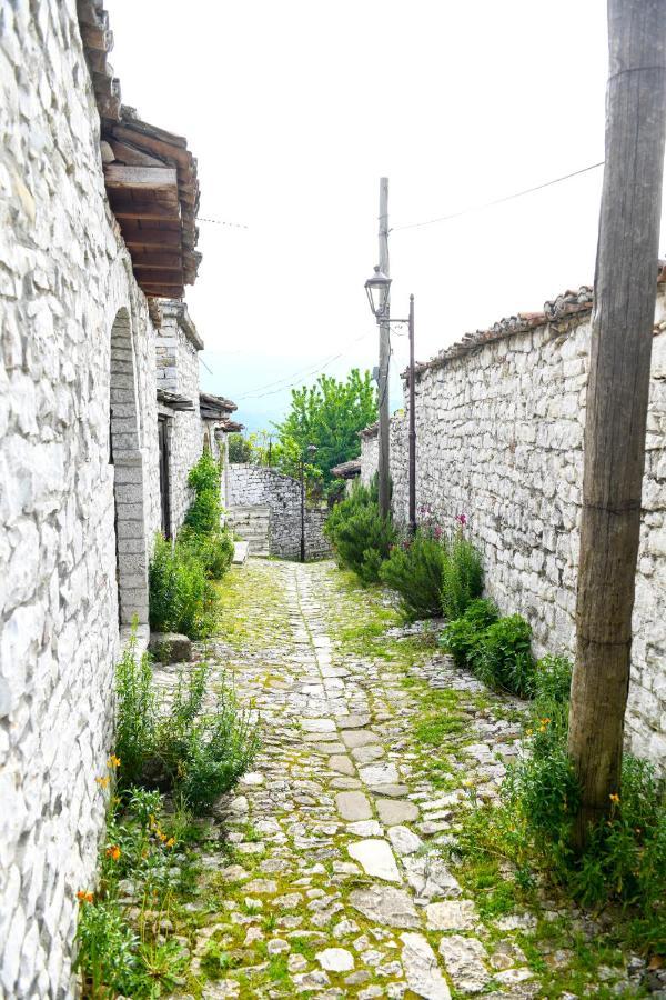 Guest House Luli Berat Exterior foto