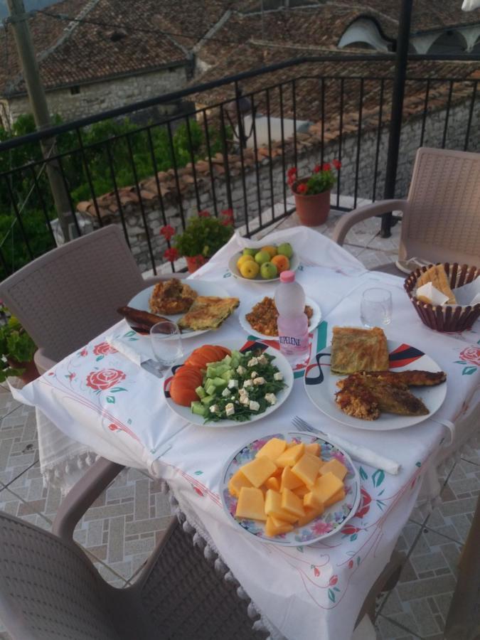 Guest House Luli Berat Exterior foto
