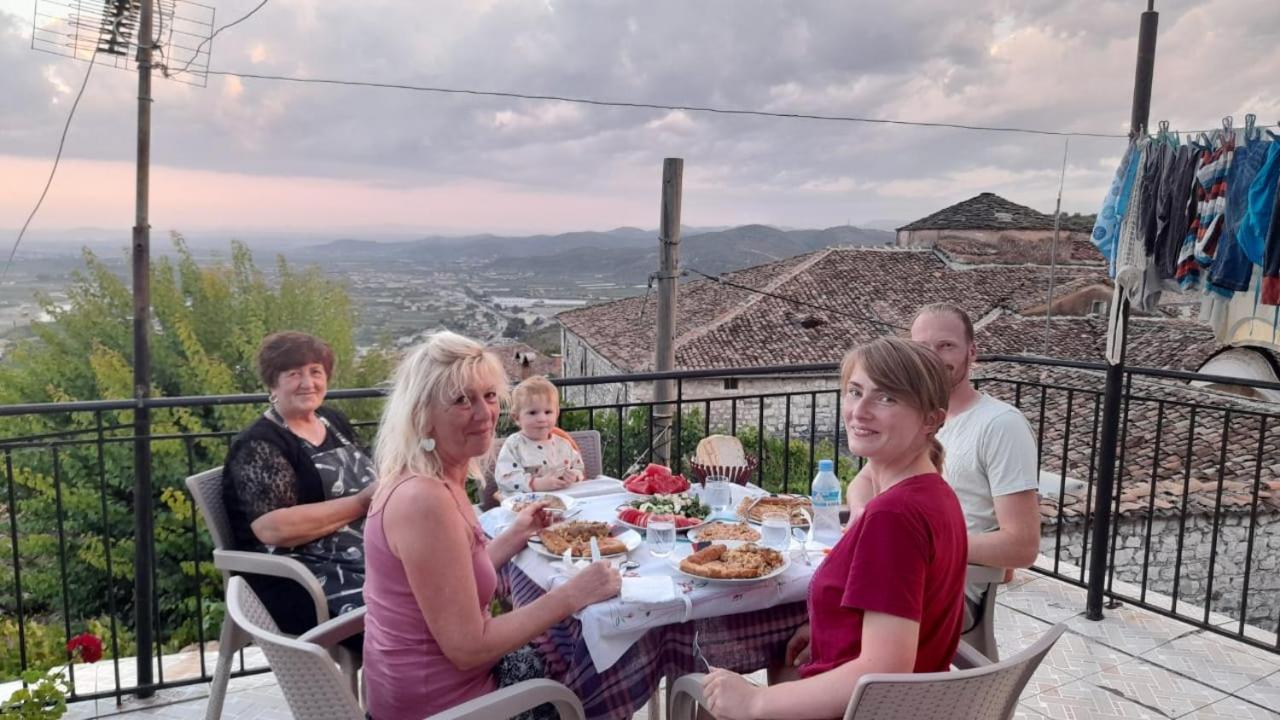 Guest House Luli Berat Exterior foto