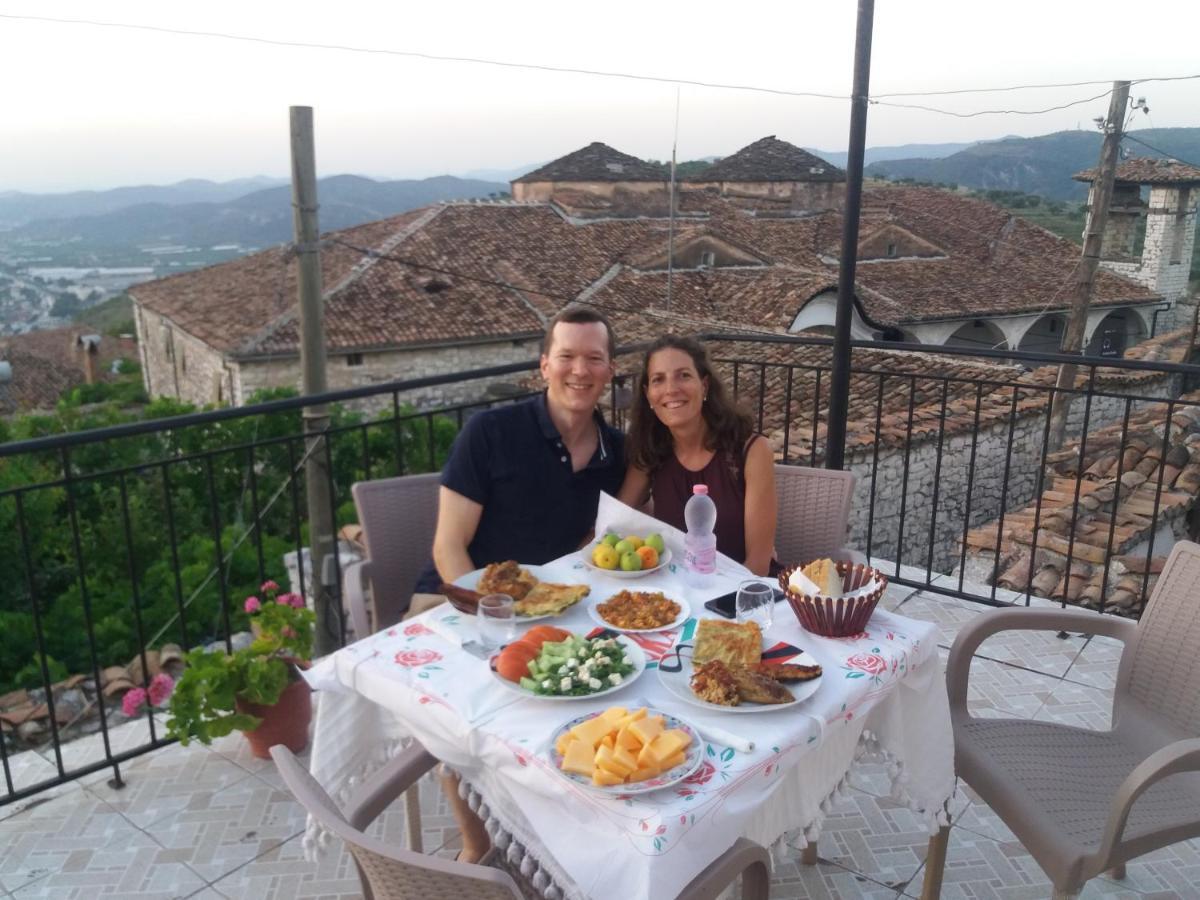 Guest House Luli Berat Exterior foto