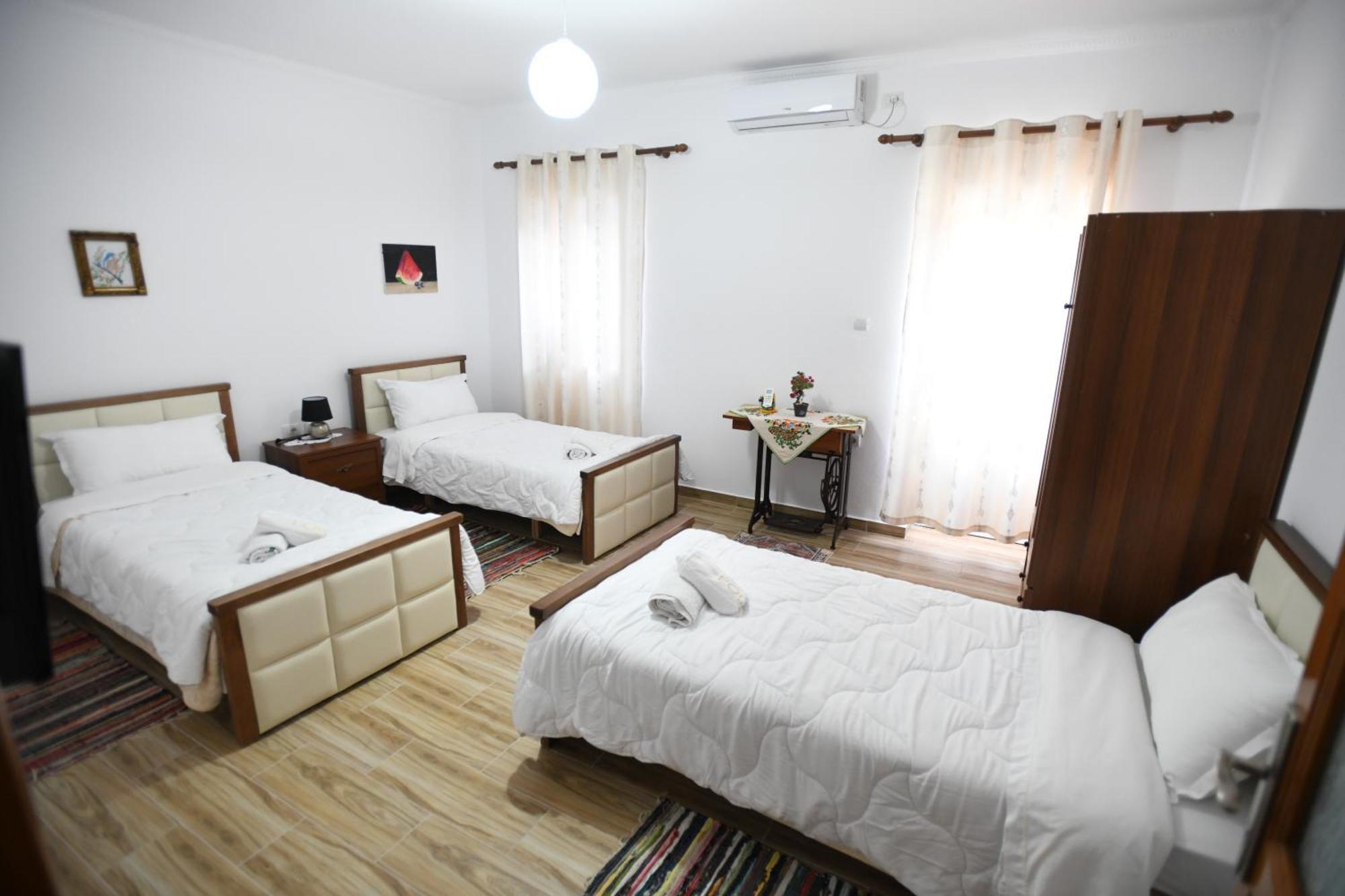 Guest House Luli Berat Exterior foto